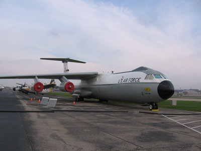 C-141_Hanoi_taxi.jpg