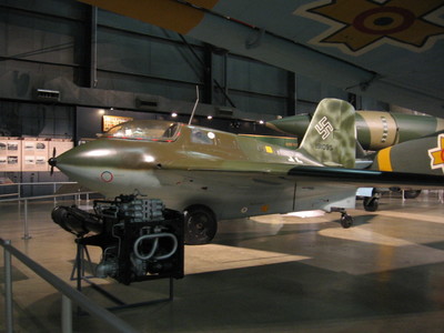 Messerschmitt_ME-163B_Komet.jpg